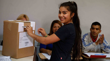 La Junta Electoral aclaró qué menores podrán votar en las elecciones del 7 de septiembre en la provincia de Buenos Aires y cómo figurarán en el padrón.