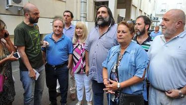 CARTELES. Representantes gremiales en la reunión de ayer..