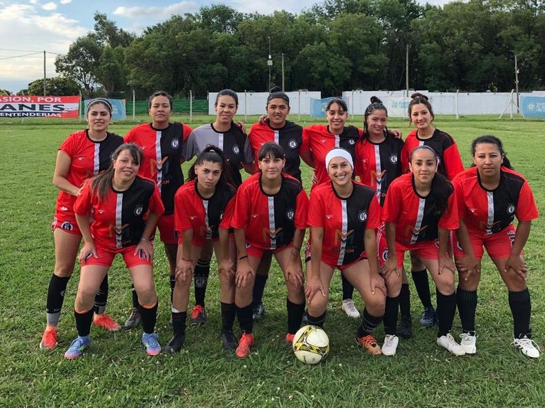 CAMPEONAS. Katanes FC logró su primera estrella en la competencia.