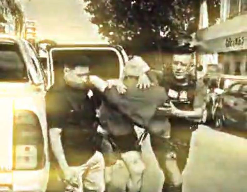 SEXTO DETENIDO. Sería quien condujo la camioneta para trasladar el cuerpo.