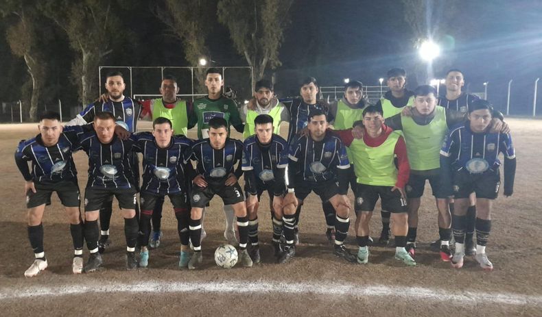 OTRO PASO MÁS. La Nueva ganó por penales en la cancha de Monterrey y en semifinales enfrentará a Flecha Azul