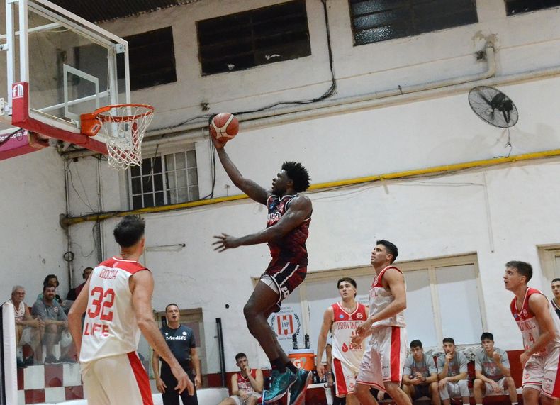 Atlético Pilar tuvo una producción en doble doble de Dishon Lowery: 17 puntos y 13 rebotes.
