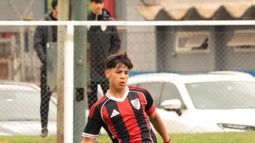 PELOTA. Jorge Sosa buscará junto a sus compañeros defender el título logrado por el club en 2025.