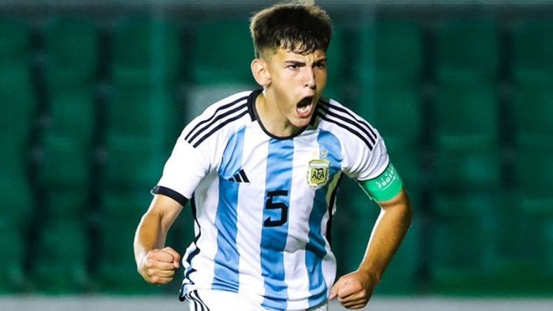 GRITALO. Rey festeja su convocatoria a la Selección como un gol. .