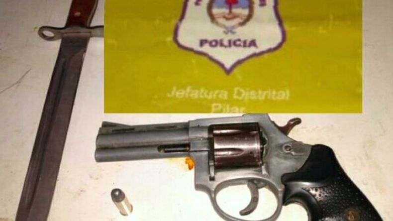 Las armas que portaba el agresor..