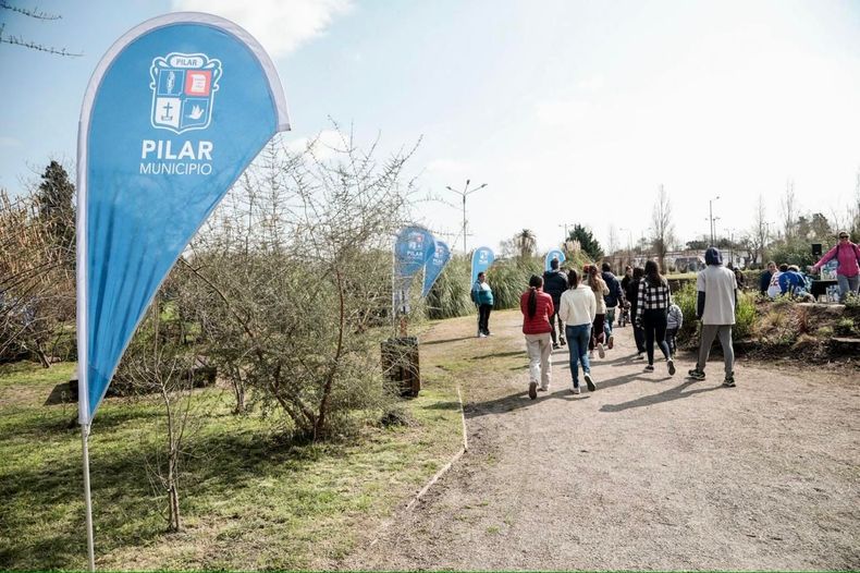 PASEO. El parque Ambiental suma espacios verdes públicos en Derqui.
