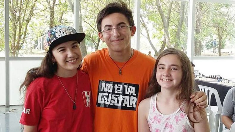 TRÍO EN EL ARGENTINO. Guadalupe Mayeregger y Franco Saracho y Belén Francisco. .