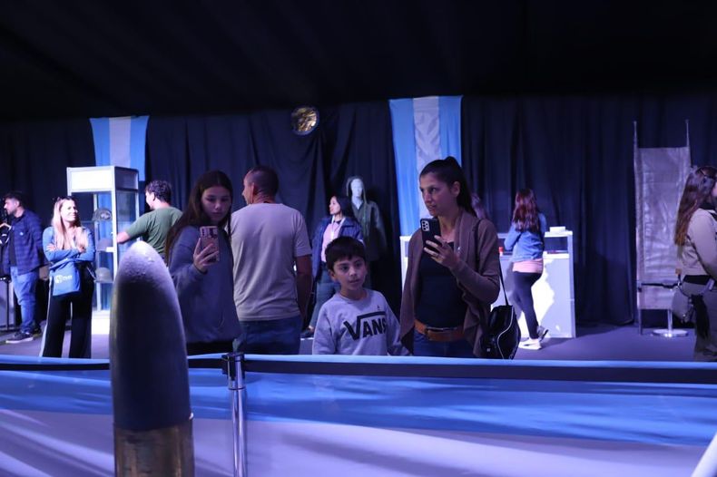 MUSEO. La muestra incluye vestimenta, municiones, fotos y más.