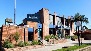 “Les voy a presumir un orgullo delvisense, la Cooperativa Telefónica, de Vivienda y Otros Servicios Públicos Del Viso Ltda., TelViso para los nuevos y la Cooperativa para los viejos, primera cooperativa del país en salir con fibra propia y en competirle y ganarle a las telcos”. Gualter (@brezhneviano)