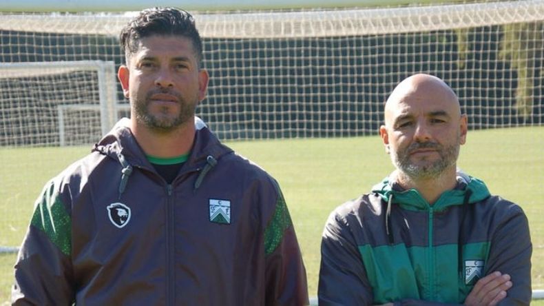 SIEMPRE JUNTOS. Gómez-Orsi tuvieron esta mañana su primera práctica con el plantel. Foto Ferro Carril Oeste..