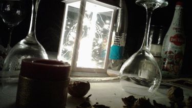 A MEDIA LUZ. Así recibieron los vecinos al nuevo año..