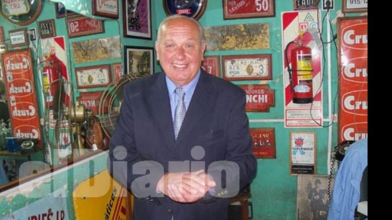 Armando D’Auría, peluquero y columnista de El Diario..