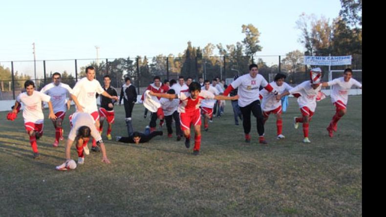 Atlético campeón de la Escobarense..
