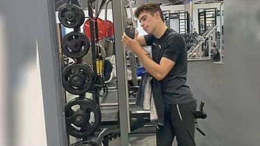 MÁQUINAS. Franco y una selfie durante un descanso en el gimnasio..