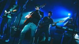 Humildes Tártaros tocan este sábado en La Junior. Humildes Tártaros tocan este sábado en La Junior.