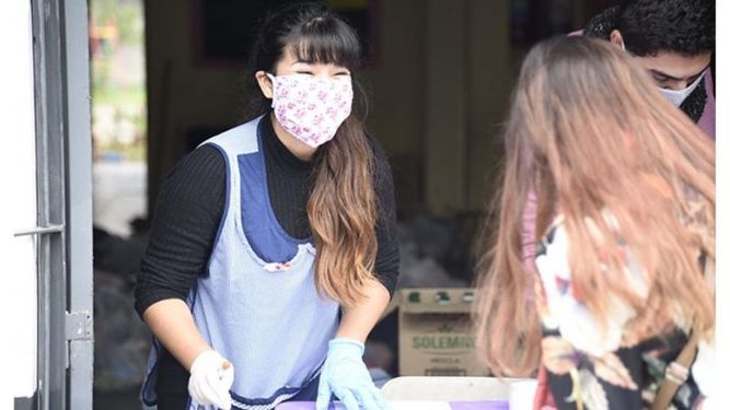 AYUDA ALIMENTARIA. El Municipio sigue distribuyendo los bolsones en las escuelas. .