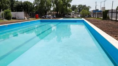 “¡Avanzan las nuevas piletas municipales! Queremos que nuestros vecinos y vecinas puedan disfrutar de este verano de la mejor manera, y por eso estamos construyendo piletas de natación en #DelViso, #Peruzzotti, #Tribarrial y #Derqui”. Municipalidad del Pilar..