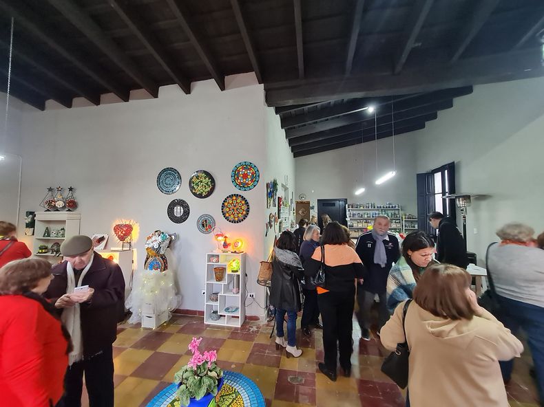 ESte viernes se inauguró el taller de Silvia Kuhn en una esquina histórica del centro de Pilar.