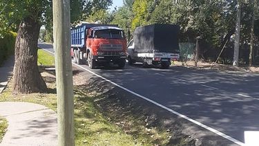 Quedó muy bien la calle Río de Janeiro, pero si no hay controles sobre la circulación de camiones, no va a durar mucho. El cartel de prohibido el tránsito pesado, no sirve de mucho, según parece. Aníbal..