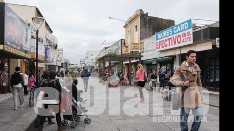 Unos 15 locales del centro trabajarán con la tarjeta. 35 son los comercios que otorgarán descuentos. Alcanza a locales de Pilar, Alberti, Del Viso, Villa Rosa y Fátima. 400 son los beneficiarios del Boleto Universitario..