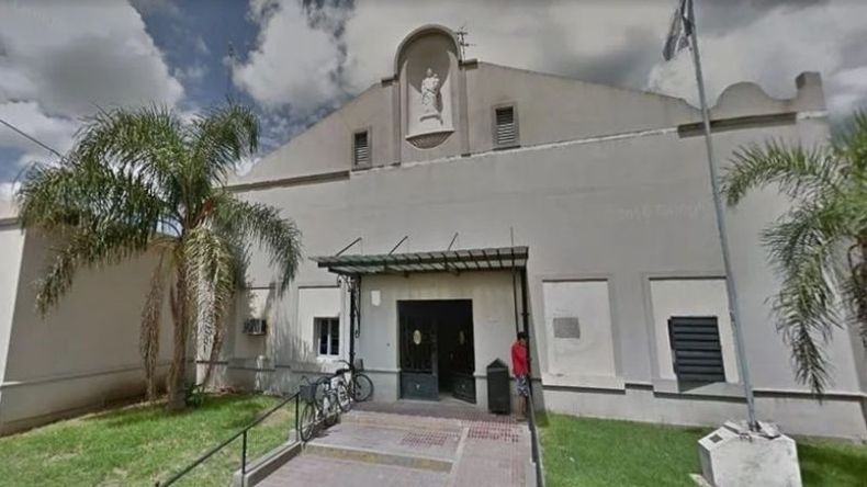 HOSPITAL DE CAPILLA. El joven pilarense permanece internado. .