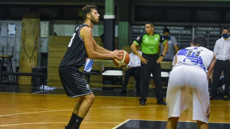 Los Indios mostró el poderío de líder invicto ante Hebraica. (Foto prensa Los Indios).