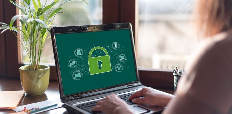 Activar el doble factor de autenticación reduce la probabilidad de que hackeen tu cuenta. (Shutterstock).