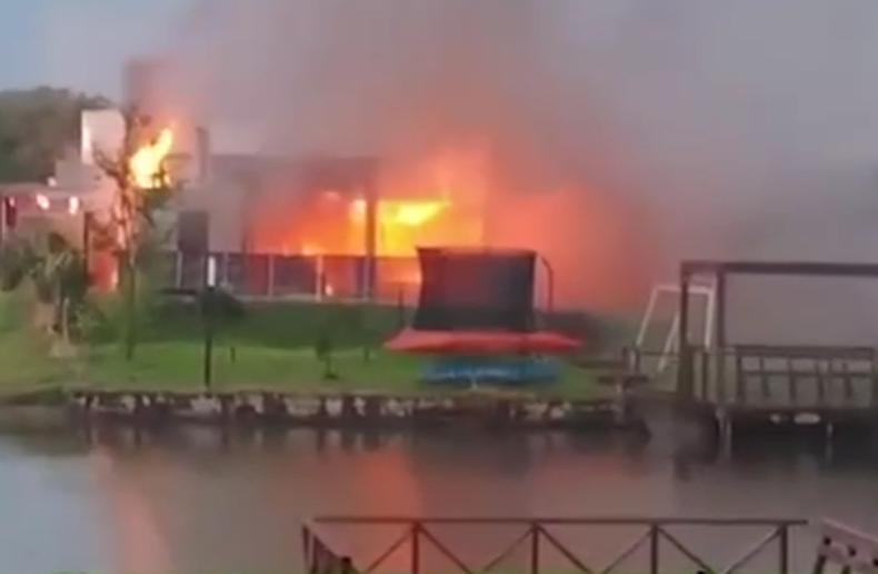 Se desconocen las causas que desataron el incendio.