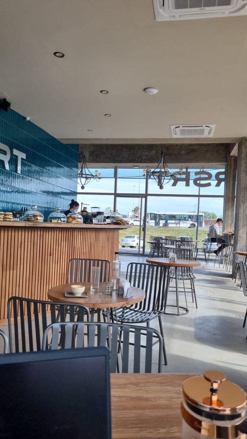 CAFÉ DE ESPECIALIDAD. RSRT abrió sus puertas en el kilómetro 52 de la Panamericana.&nbsp;