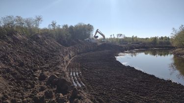 TRABAJOS. Las obras en el río Luján buscan mitigar el riesgo de desbordes. &nbsp;