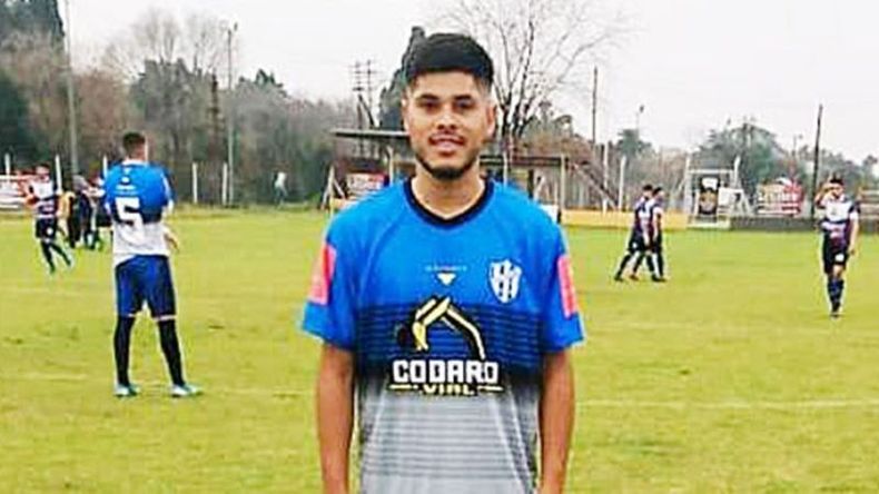 GOLEADOR. Gustavo Cejas, hoy con la camiseta de San Alejo, cumplió la ley del ex..