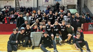 Presidente Derqui ganó el cuadrangular en la calle Dorrego con tres victorias consecutivas.