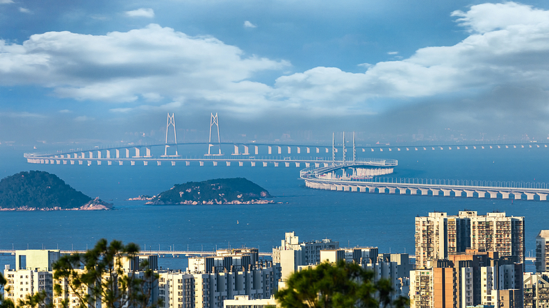 El puente que desafía al océano y conecta tres ciudades de China. (news.cgtn.com).