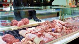 La carne aumentó casi un 70% en los últimos doce meses. La carne aumentó casi un 70% en los últimos doce meses.