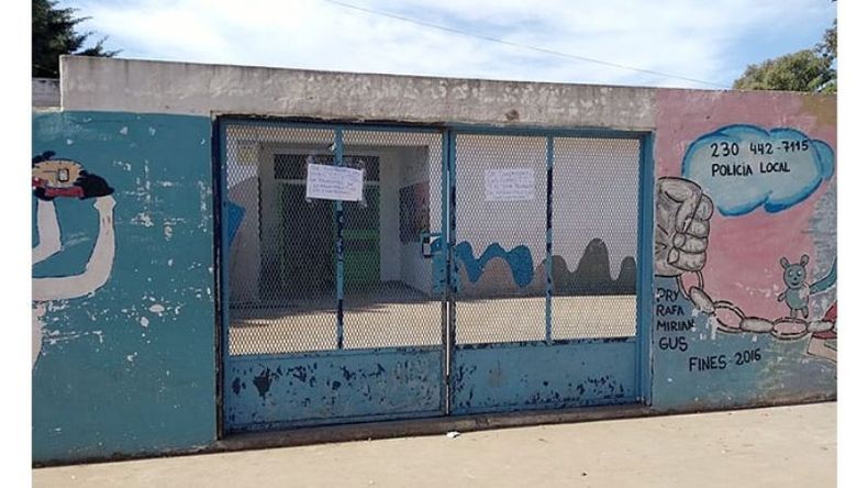 MÁS ESCUELAS EN PROBLEMAS. Ayer se sumaron la Secundaria 11 y la Primaria 23 de Astolfi..