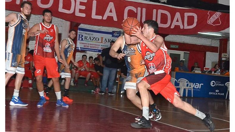 (FREDY CABALLERO). REVOLUCIÓN. Cáceres lideró la remontada de Sportivo en el último cuarto..