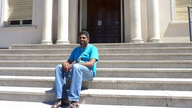 ESCALERA AL CIELO. El padre Sayu en las escalinatas del Verbo Divino..