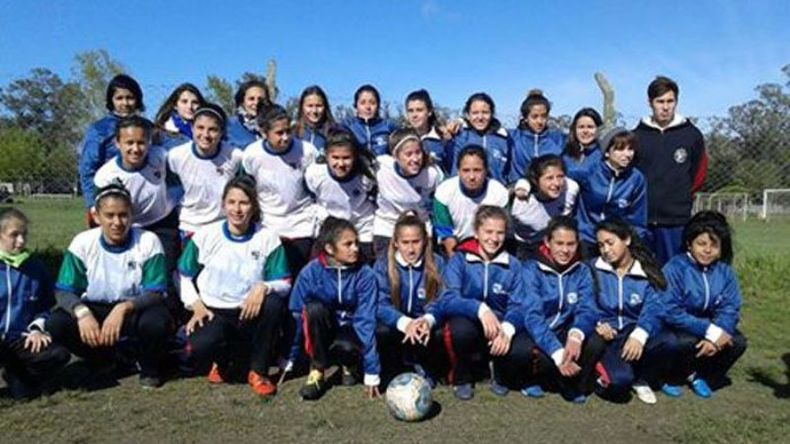 PRIMERO. Las Cadetes del Fútbol Femenino definen hoy su pase a las semifinales..