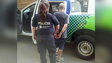 DETENIDO. El agresor cayó cuando escapaba del lugar del hecho..