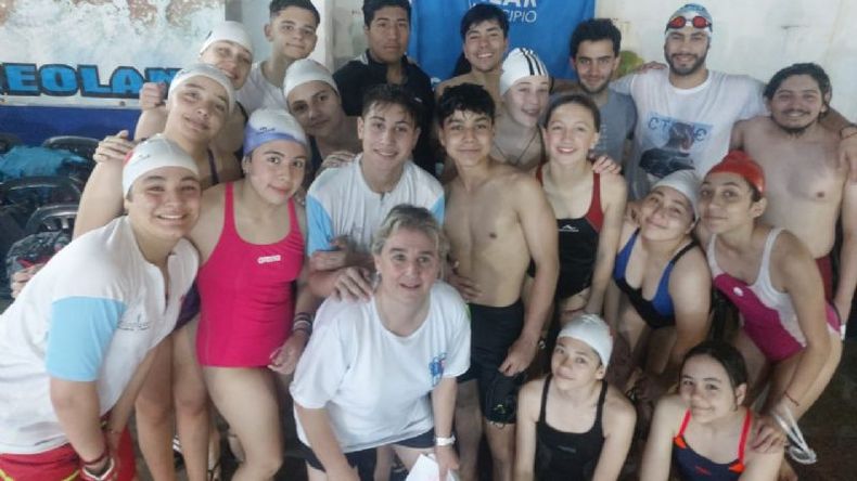 FELICIDAD. Los nadadores pilarenses clasificaron a Mar del Plata..