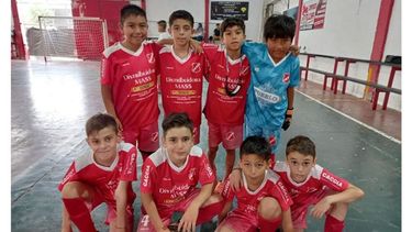 TRIUNFAZO. La 2012 de Sportivo ganó 2-0 y bajó al puntero de la categoría. .