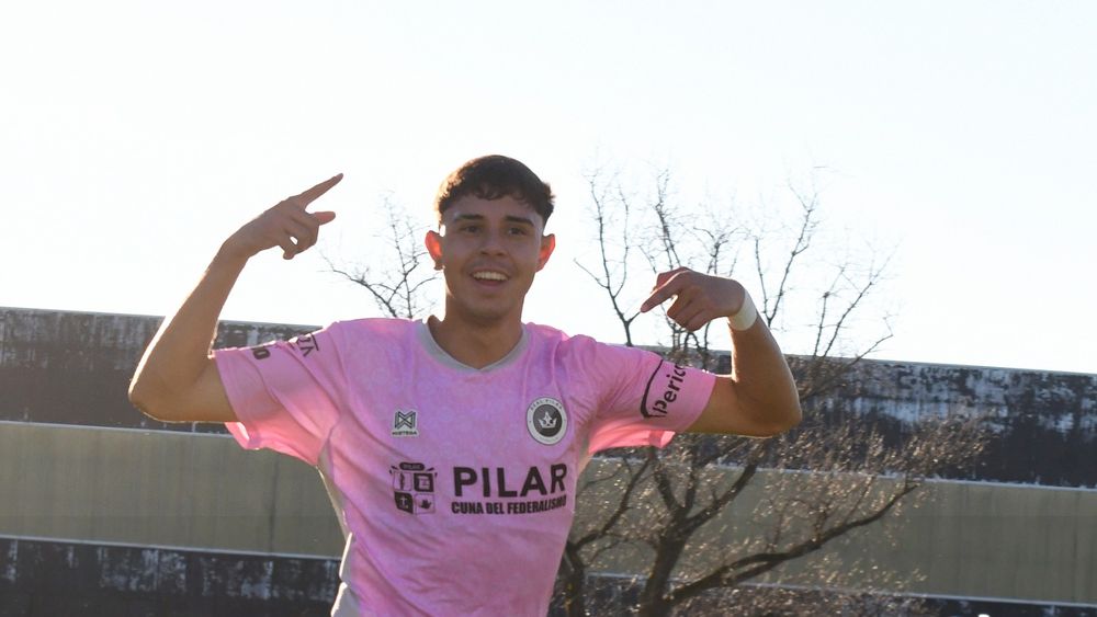 FESTEJO. Franco Camargo marcó su primer gol en Real Pilar jugando en el Carlos Barraza.