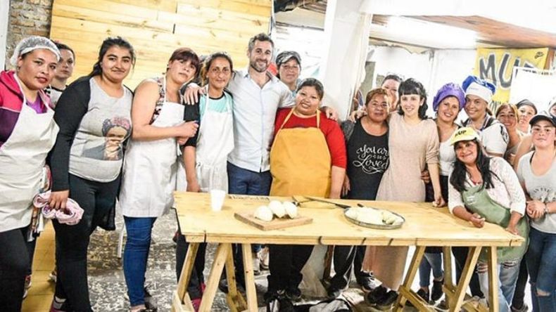 MANOS EN LA MASA. Achával y Filgueira, con las referentes barriales..