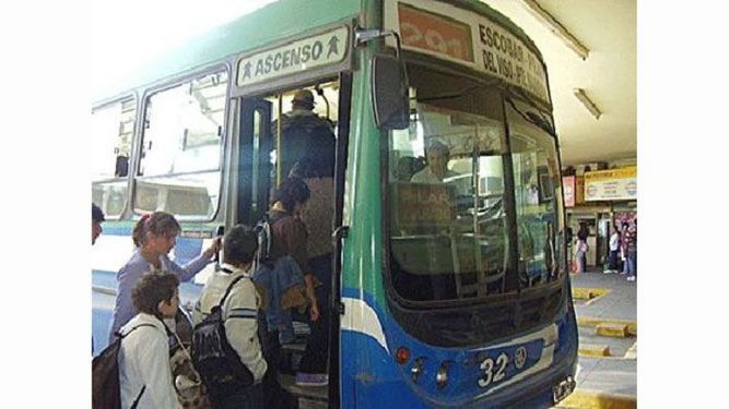 ¿SUBE? Afirman que el Gobierno nacional analiza otro aumento en el transporte..