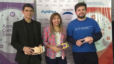 TESTIMONIOS. Daniel Simons, María Vallejos y Gino Tubaro contaron sus experiencias..
