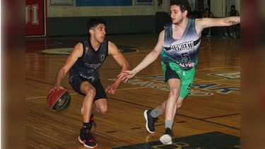 FIGURA. Aguilar fue clave en la victoria derquina. FOTO: PRENSA CLUB DERQUI. .