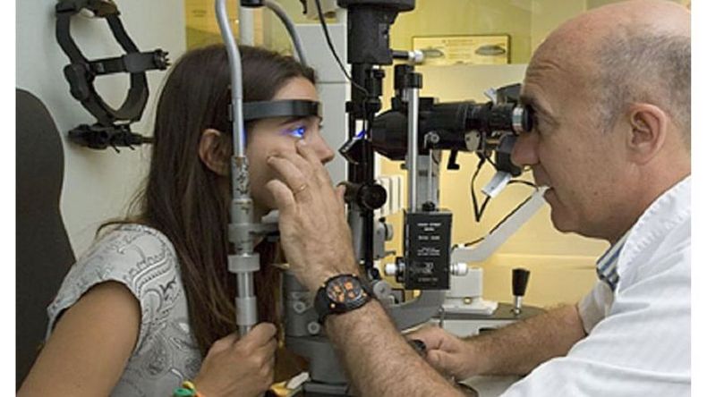 99% de los casos de ceguera se pueden prevenir con controles. .