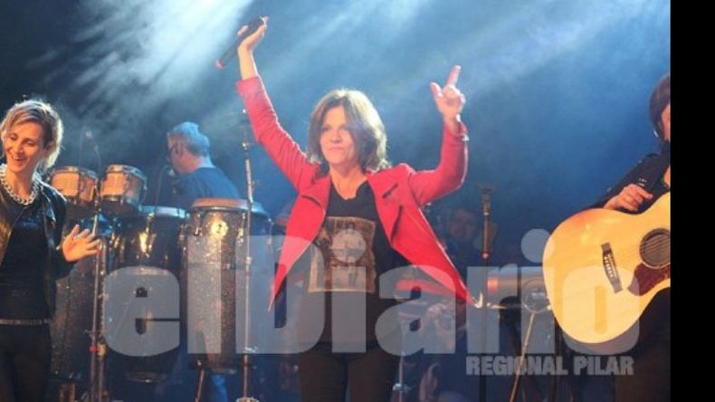La cantante Marcela Morelo, además vecina de Pilar, dio un show excelente, con sus hits, algunos temas de su disco de covers y también de su nueva placa..