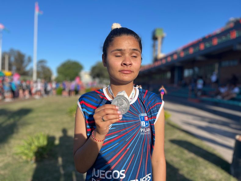 Antonella Ayala, medalla de plata en 100 metros.