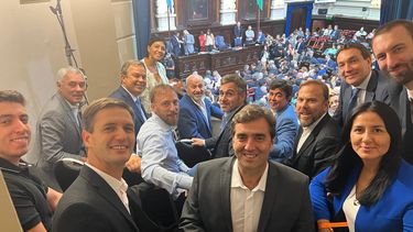 PALCO. Achával, junto a los intendentes peronistas durante la jura de Kicillof. &nbsp;